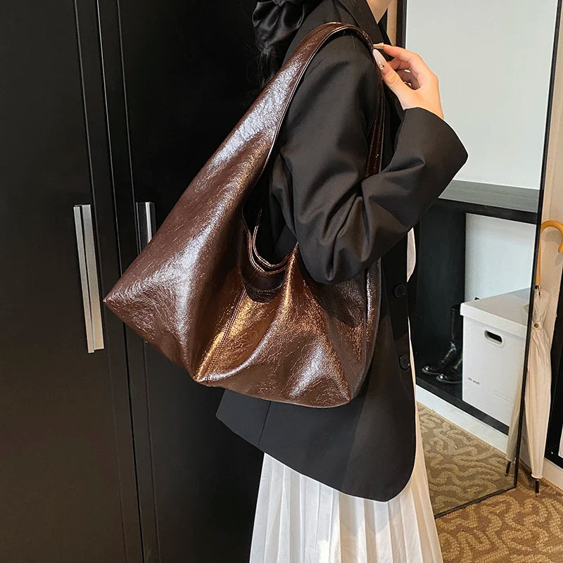 Women large leather hobo bag