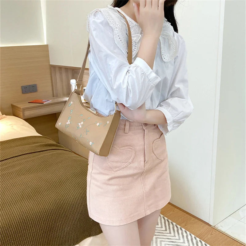 Sleek leather sling shoulder bag