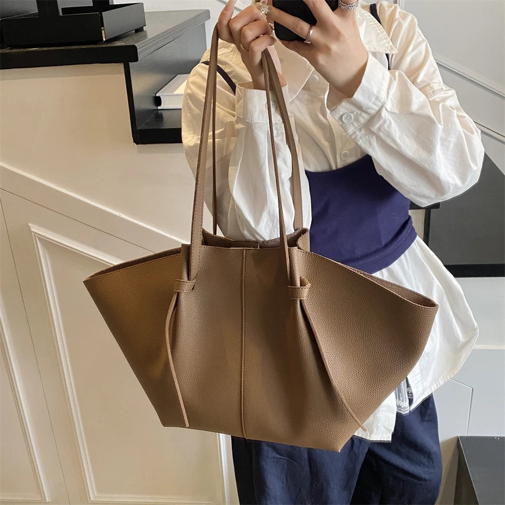 Modern leather tote bag