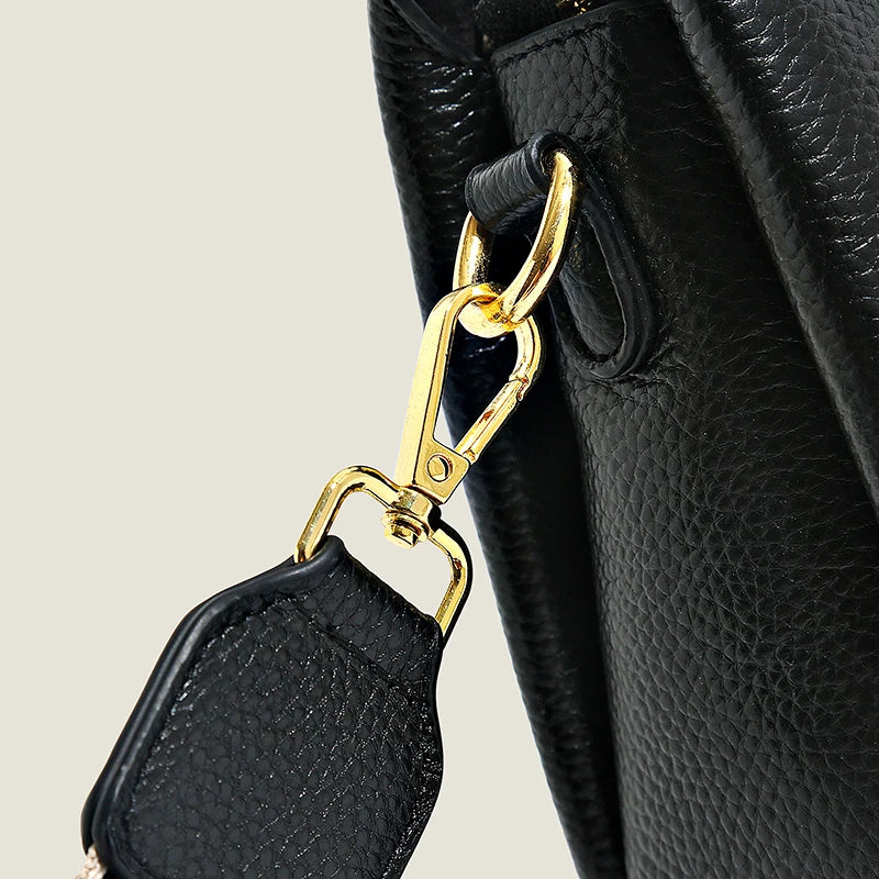 Soft leather handbag with zipper