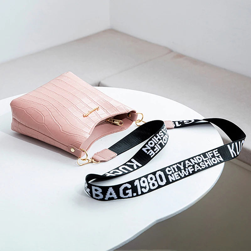 Classic leather shoulder bag for women