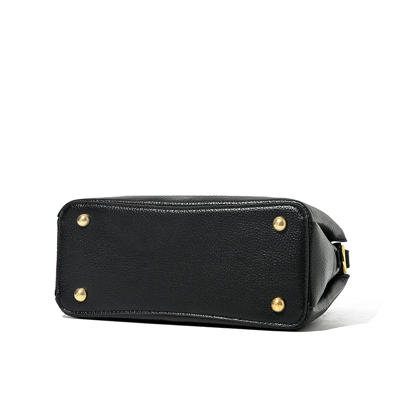 Soft leather handbag with zipper