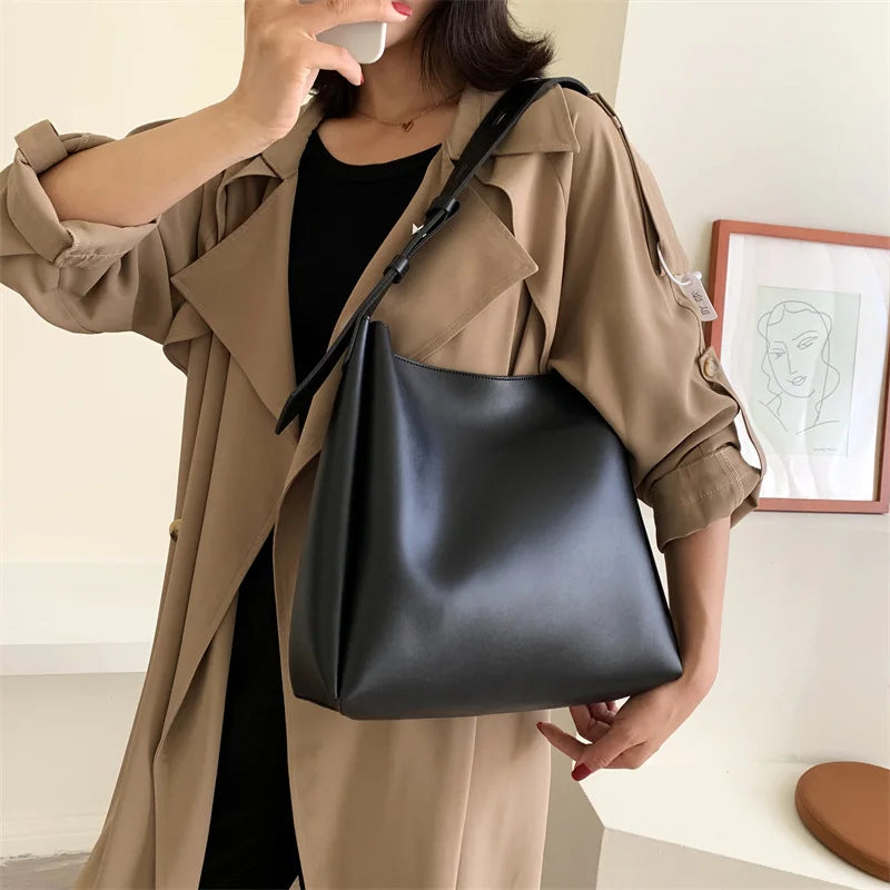 Elegant women's leather tote bag