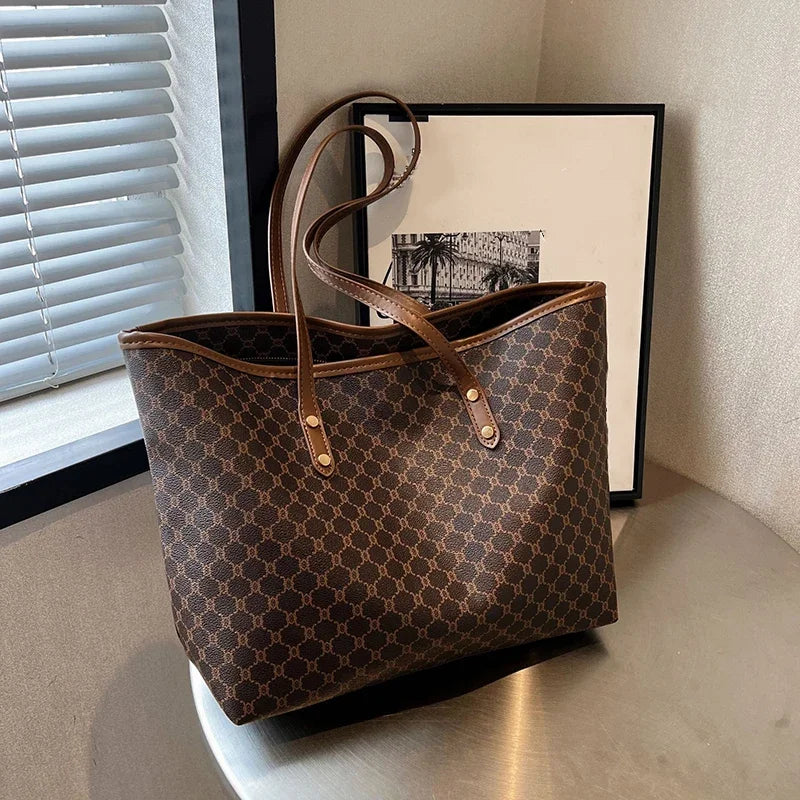 Large capacity leather shoulder tote bag