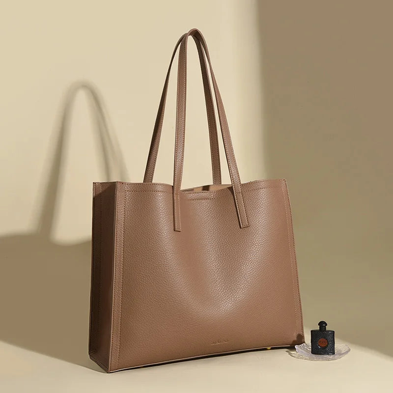 Casual leather tote bag for women