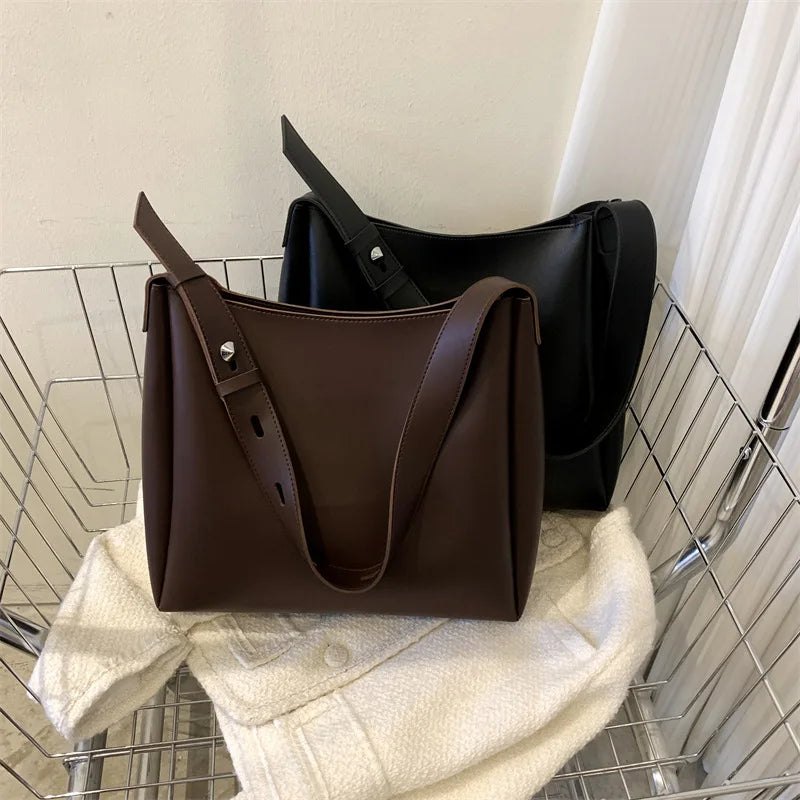 Elegant women's leather tote bag