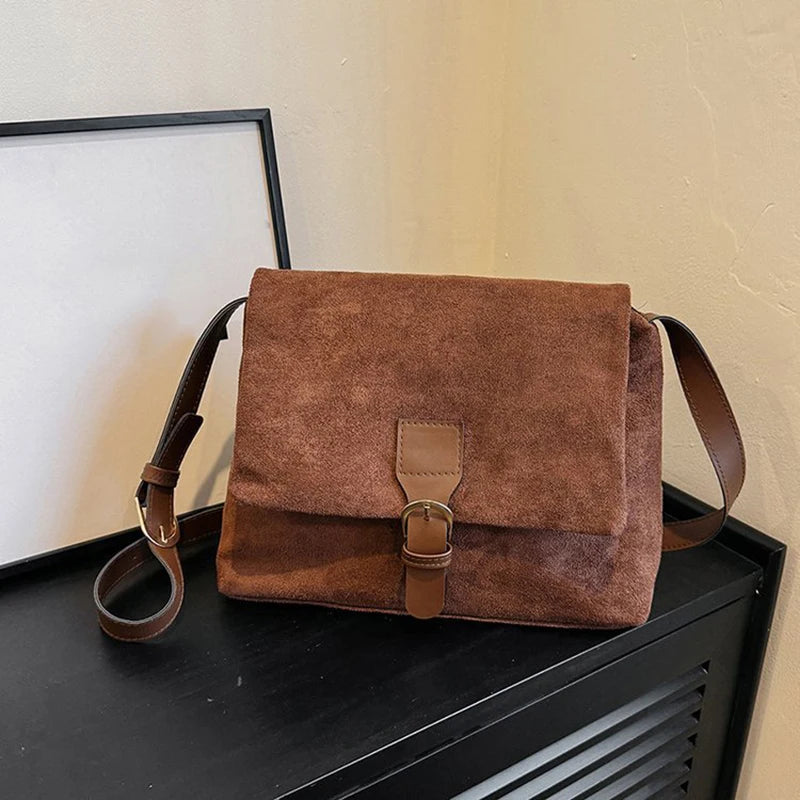 Shoulder bag in suede