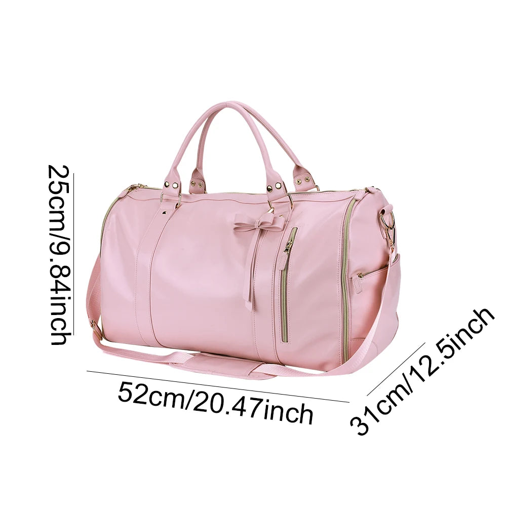Elegant leather holdall with shoulder strap