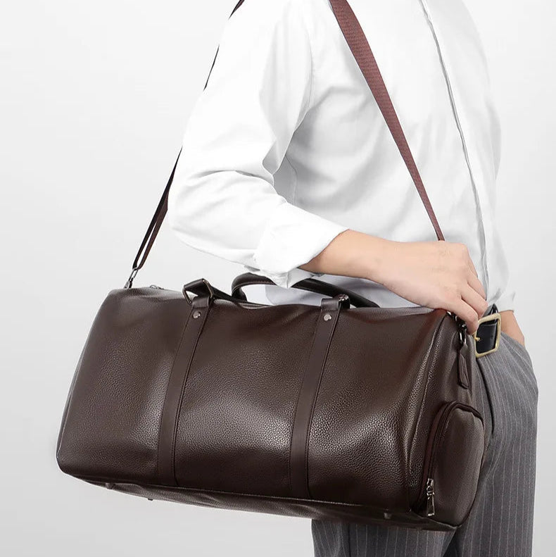 Travel-ready leather holdall