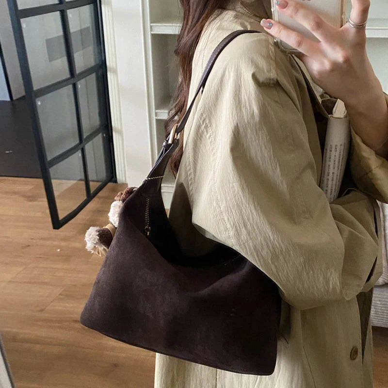 Simple suede shoulder bag with zipper pocket