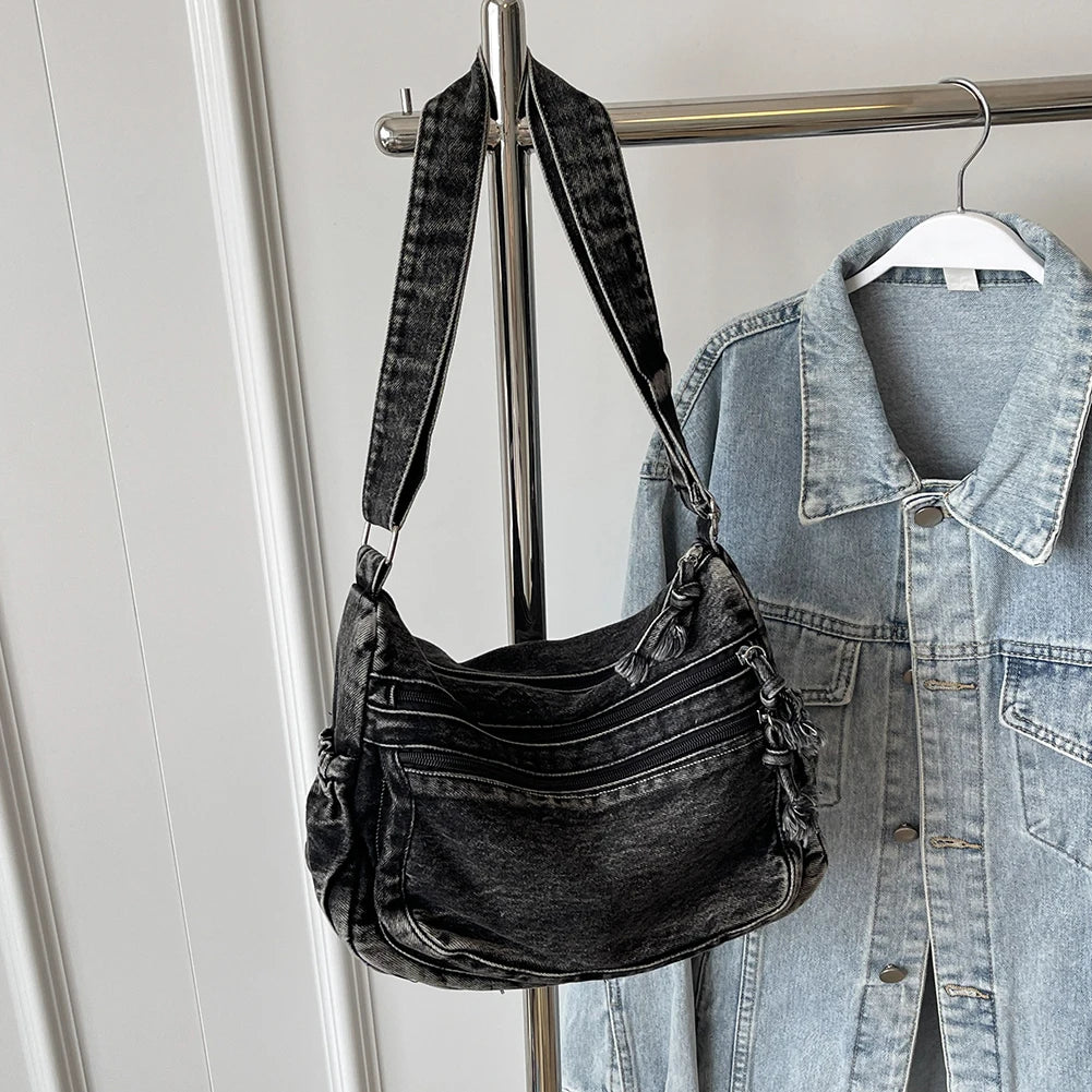 Classic denim shoulder handbag with zipper closure