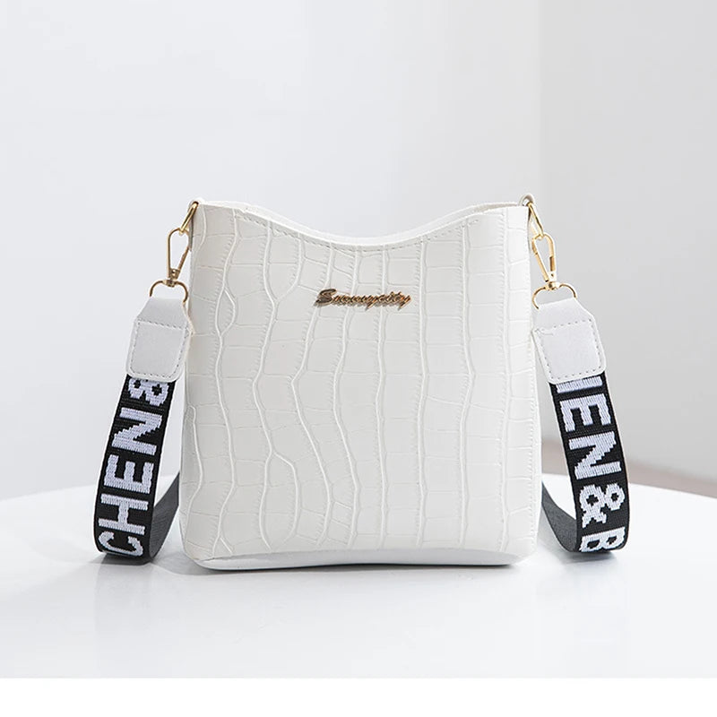 Classic leather shoulder bag for women