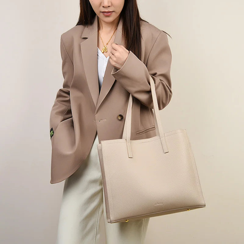 Casual leather tote bag for women