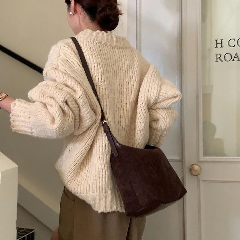 Simple suede shoulder bag with zipper pocket