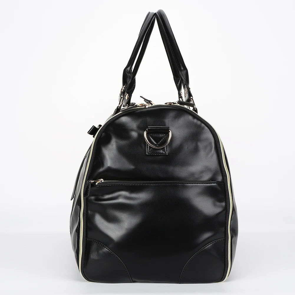 Elegant leather holdall with shoulder strap