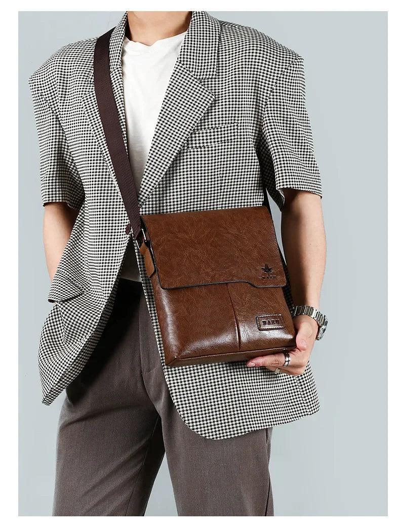 Versatile leather crossbody bag