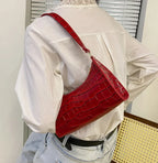 Chic leather shoulder bag