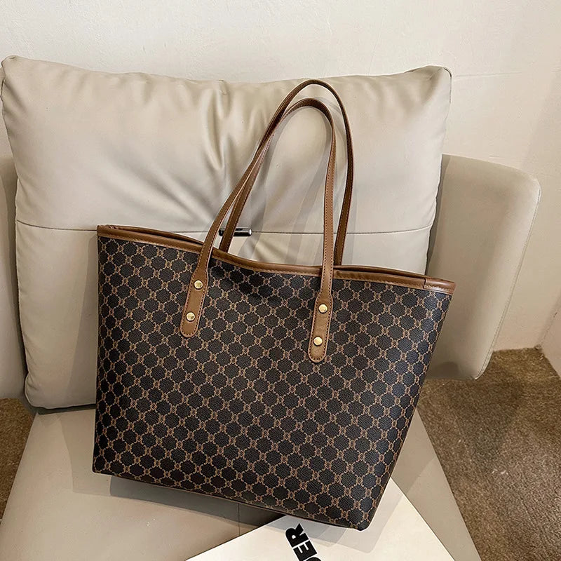 Large capacity leather shoulder tote bag