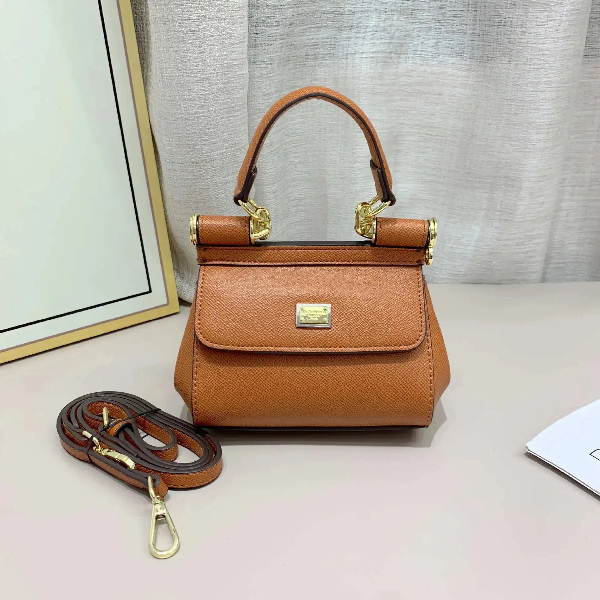 Elegant leather handbag