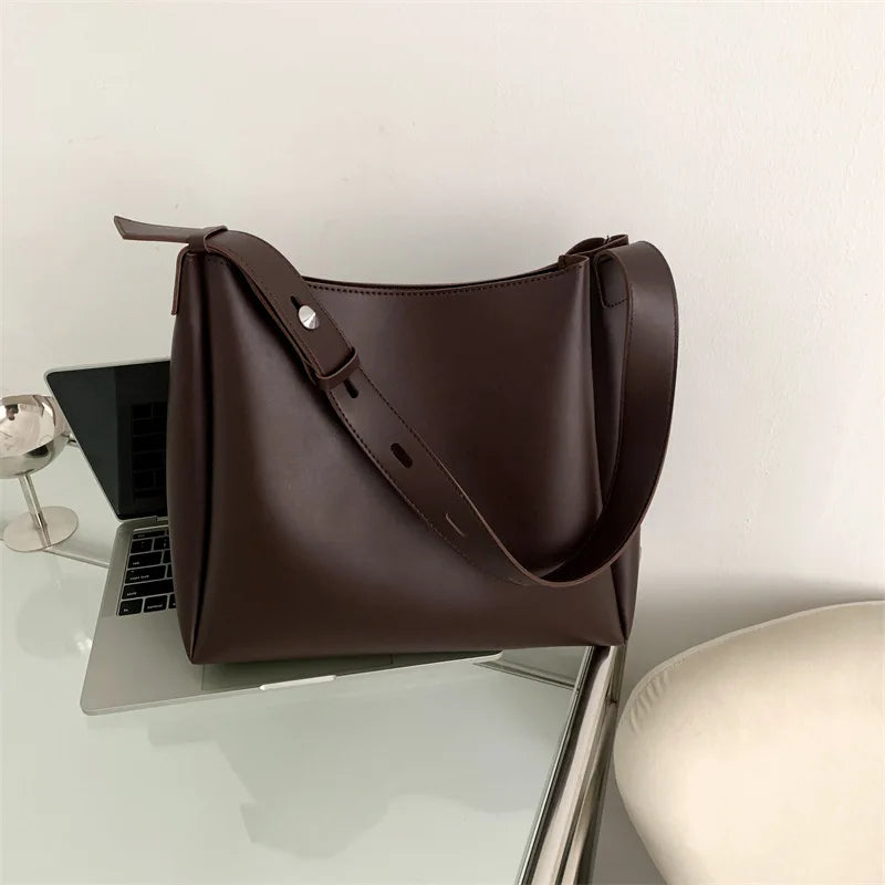 Elegant women's leather tote bag