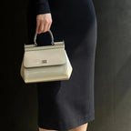 Elegant leather handbag