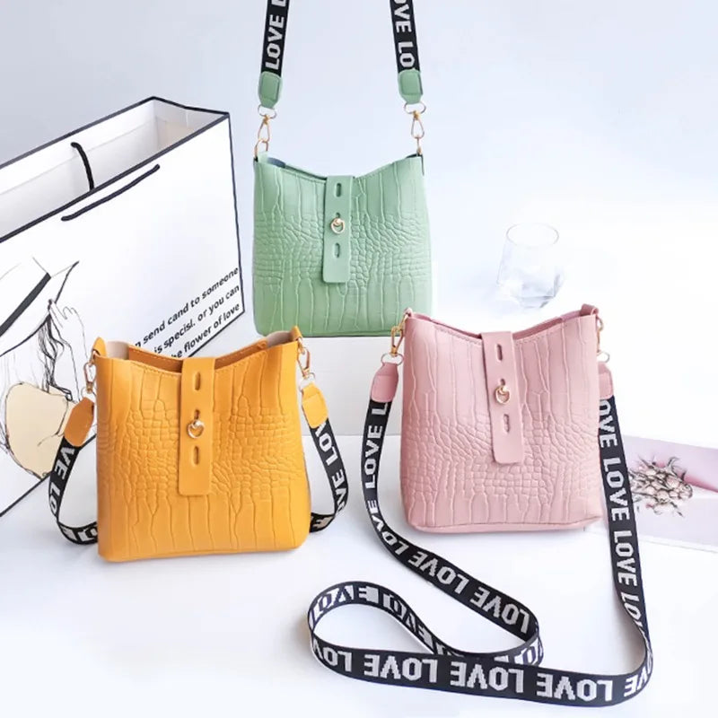 Classic leather shoulder bag for women