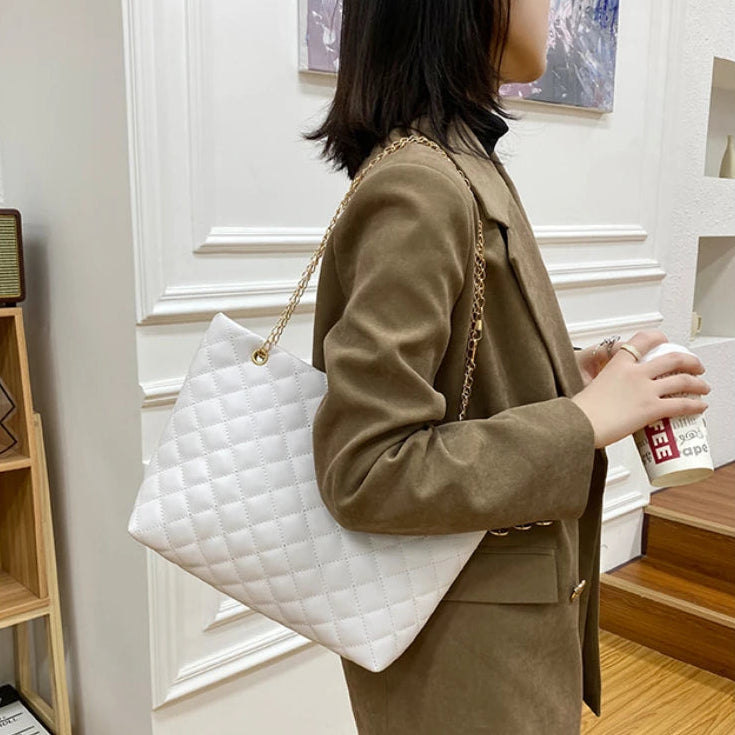 Fashionable leather tote bag