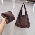 Elegant suede slouch bag