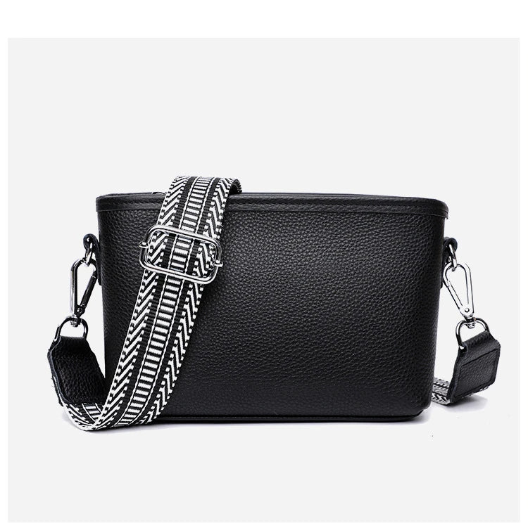 Sleek leather shoulder handbag