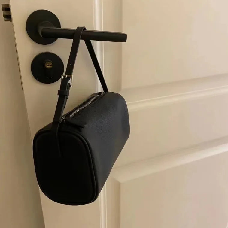 Amblot Black Chic suede purse for night outings