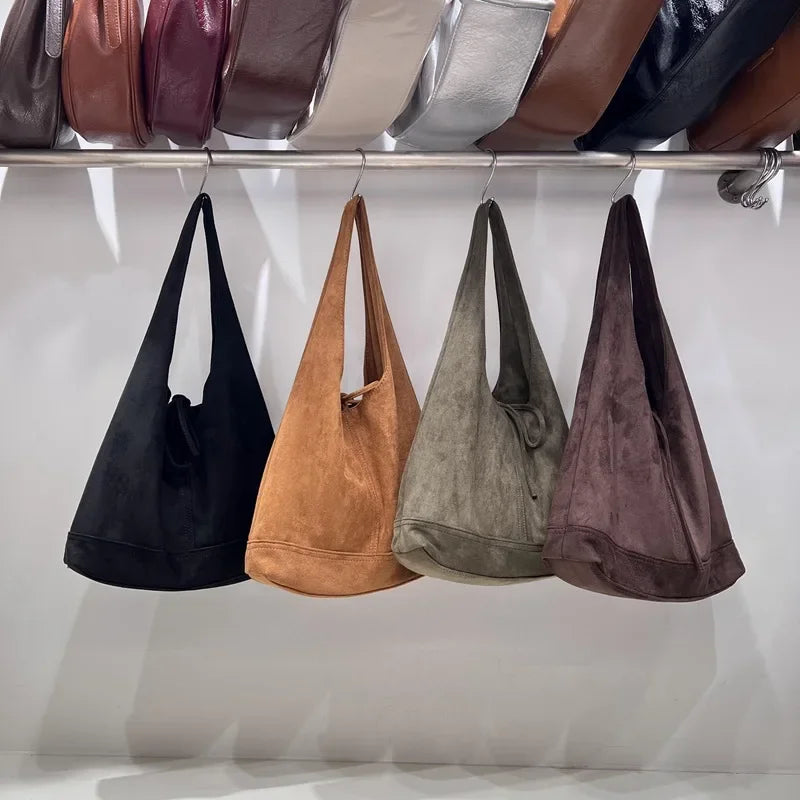 Amblot Black Elegant suede slouch bag