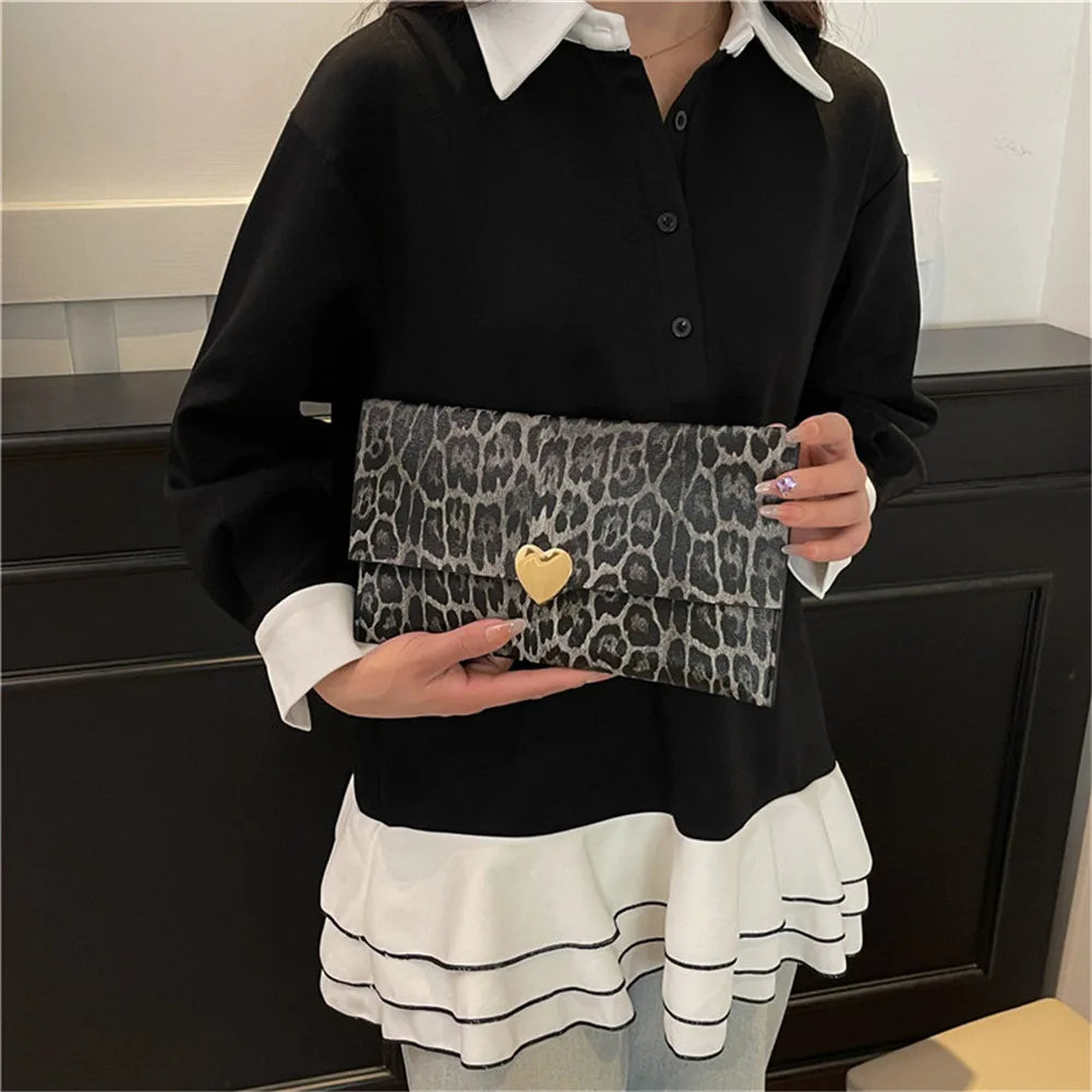 Amblot Black Women leather clutch