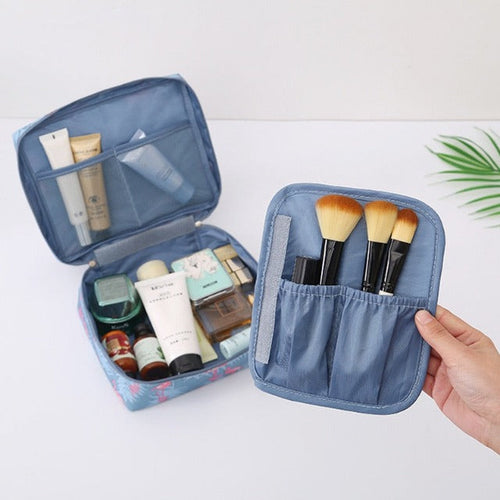 Amblot Blue flowers toiletry bag