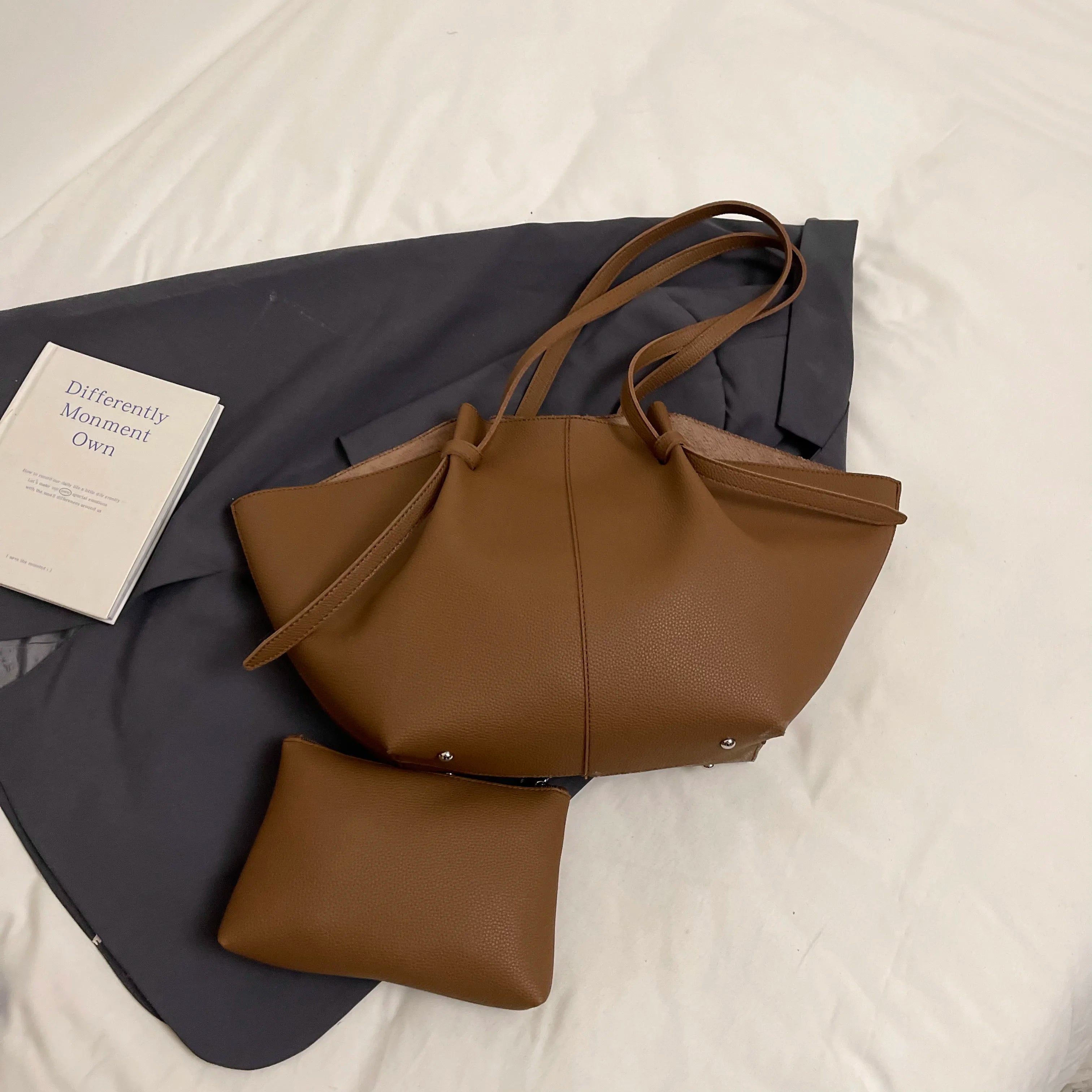 Amblot Brown Modern leather tote bag