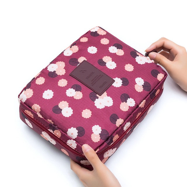 Amblot Burgundy flowers toiletry bag