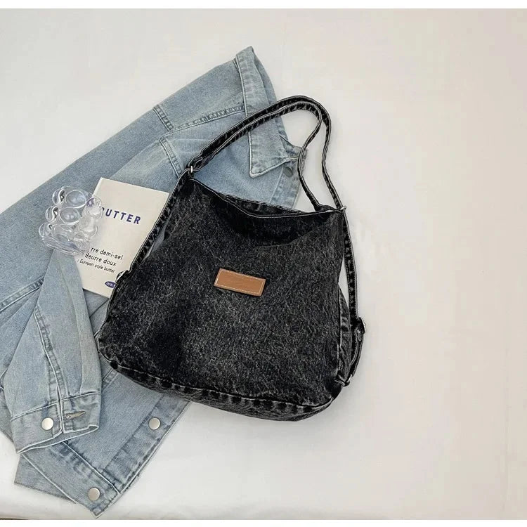 Amblot Embossed tote bag