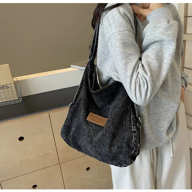 Amblot Embossed tote bag