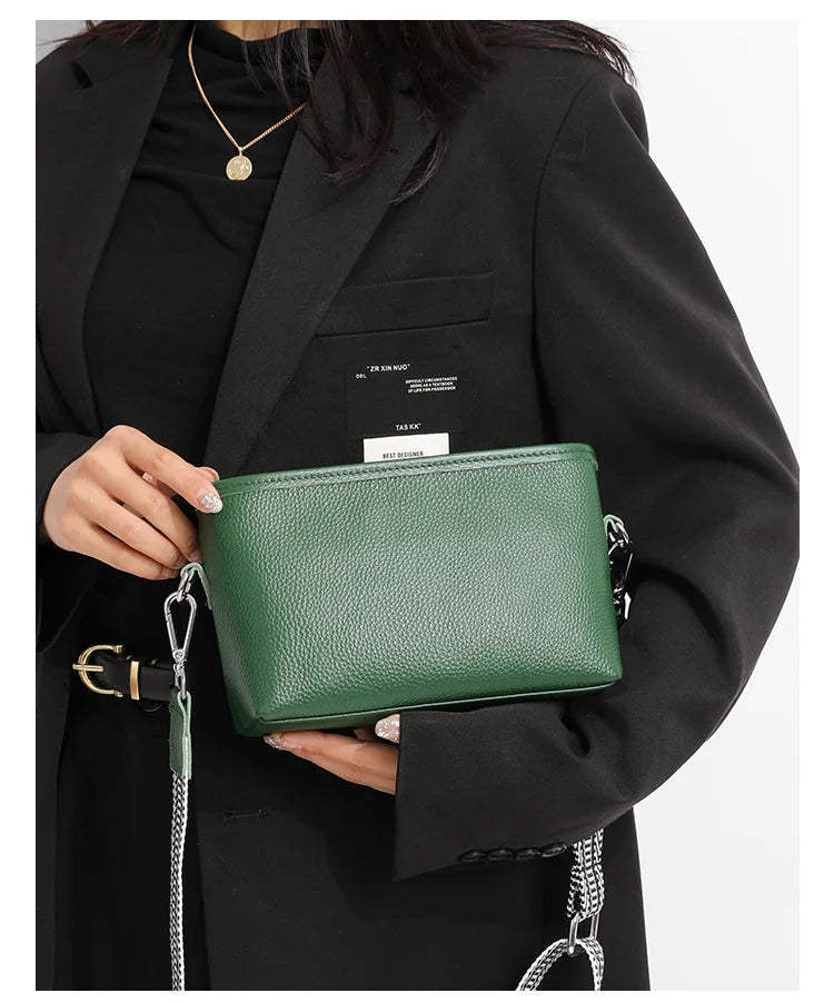 Amblot Green Sleek leather shoulder handbag