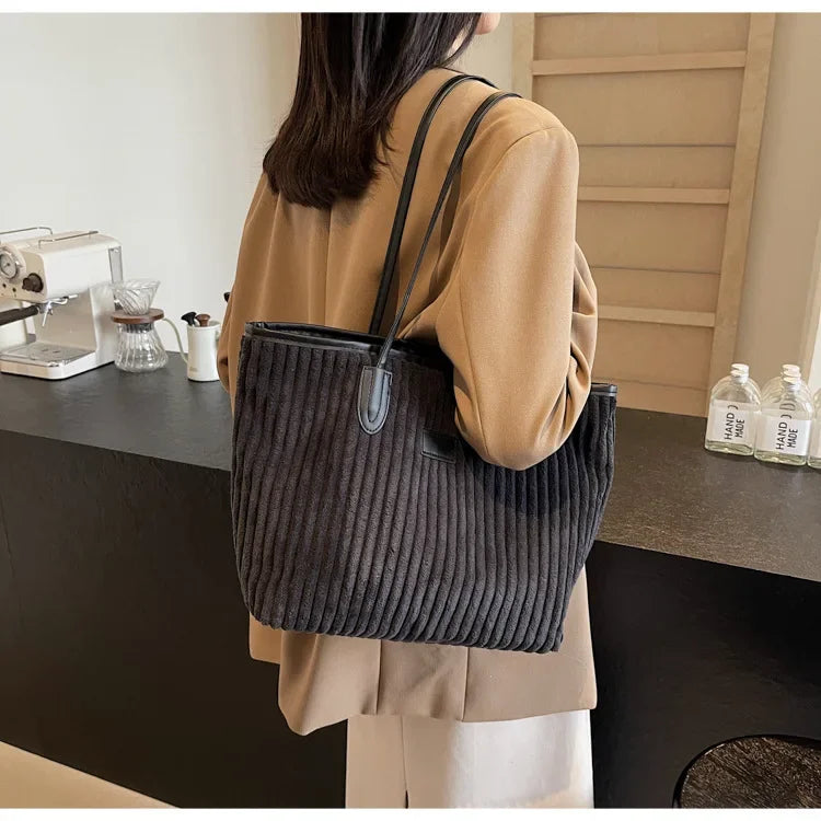 Amblot Minimalist corduroy tote bag for everyday wear