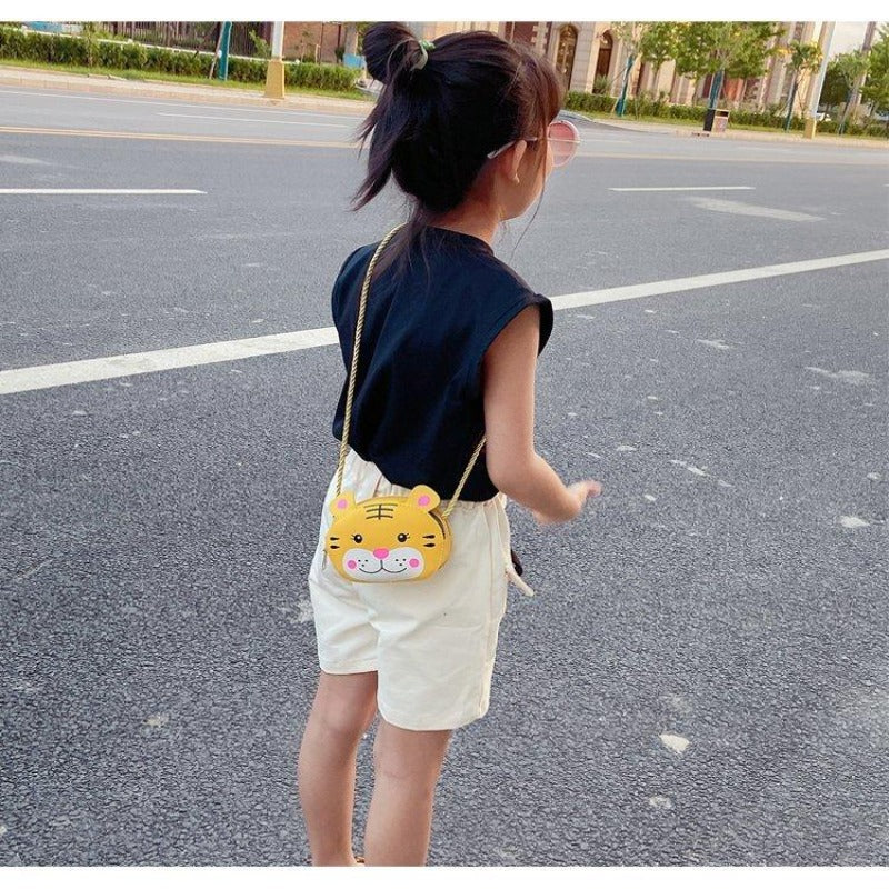 Kids’ cute tiger handbag