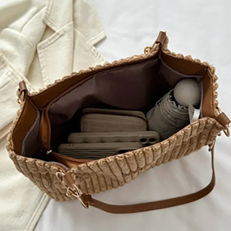 Amblot Soft corduroy tote bag with spacious interior