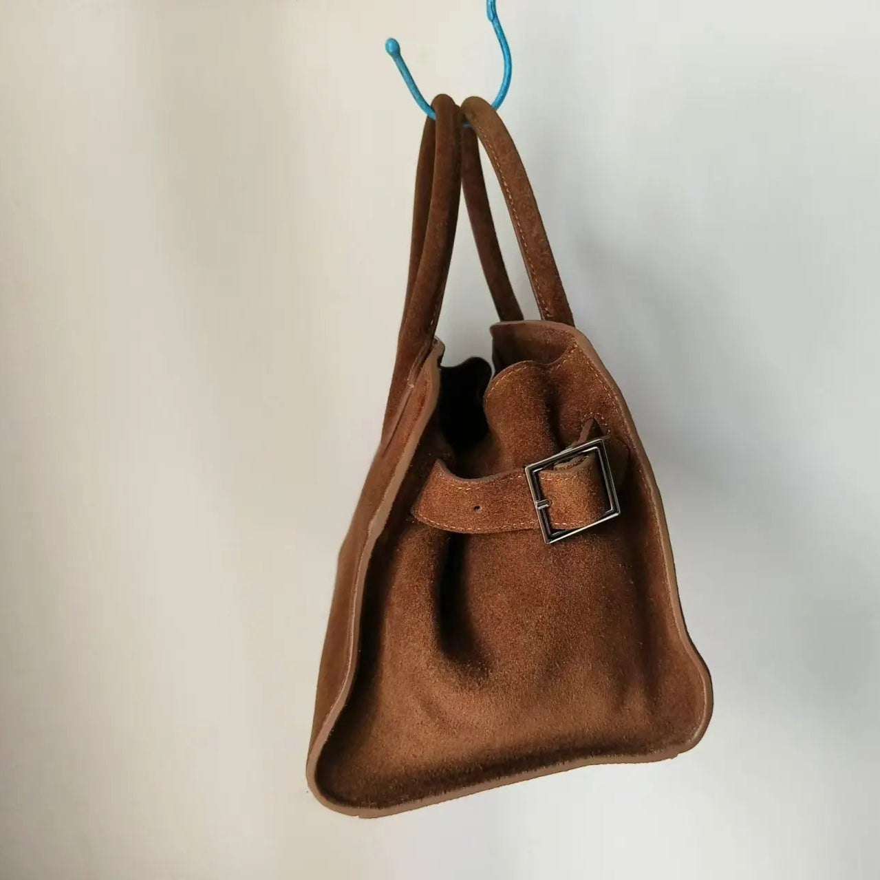 Amblot Stylish suede handbag for every outfit