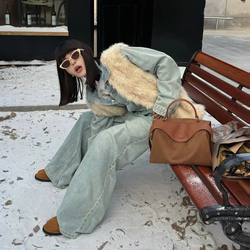 Amblot Suede handbag with subtle colors