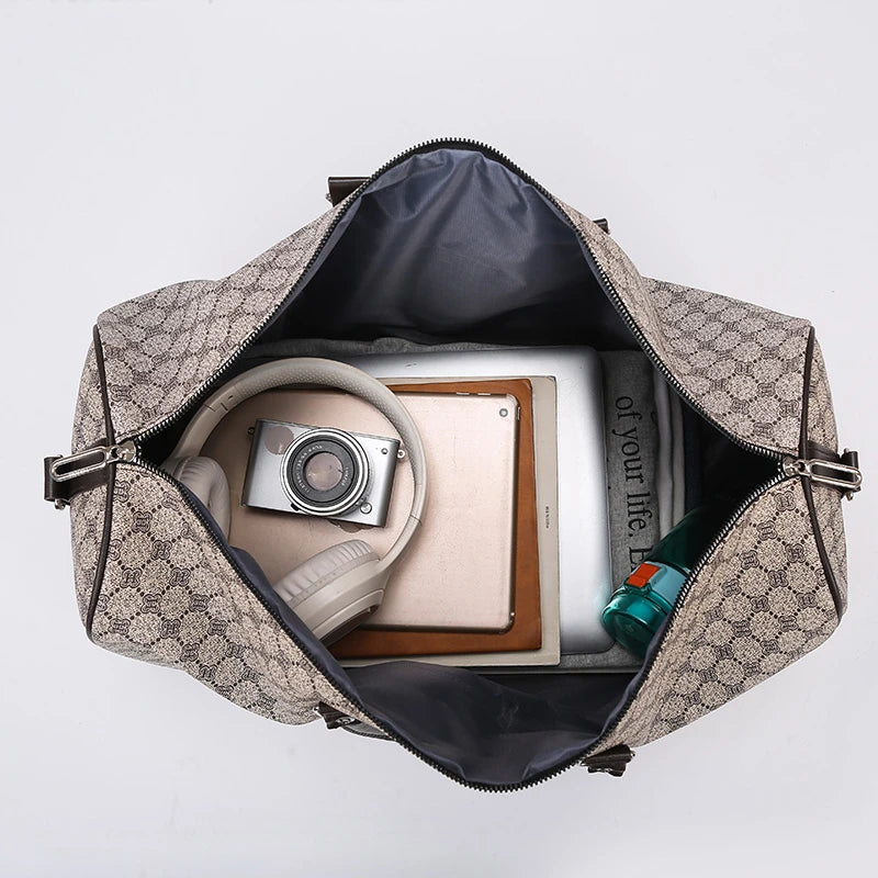 Amblot Textured leather travel duffle bag