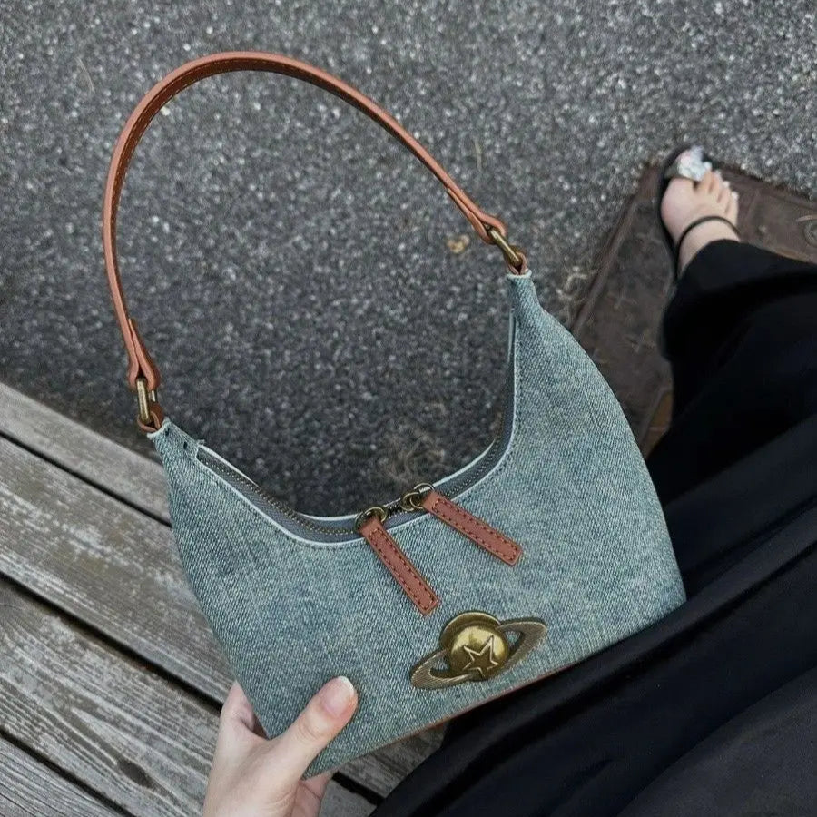 Amblot Trendy blue denim clutch bag with zipper detail