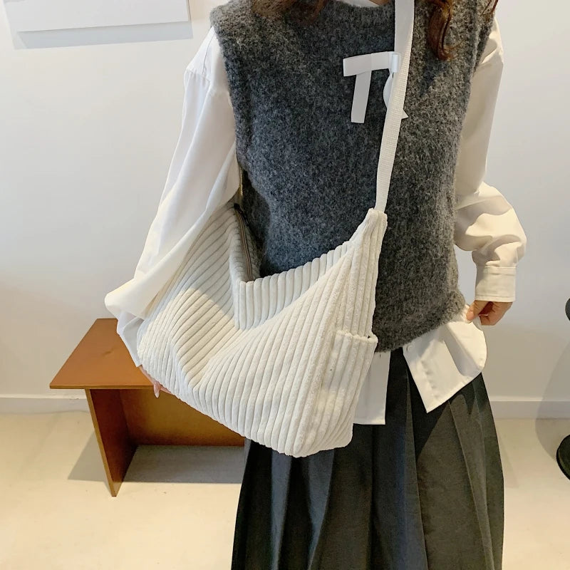 Amblot Versatile corduroy handbag with shoulder strap