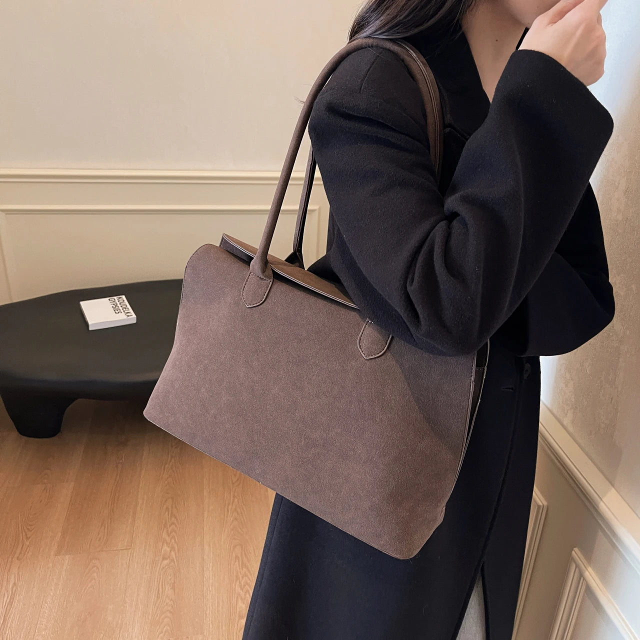 Amblot Versatile suede tote bag