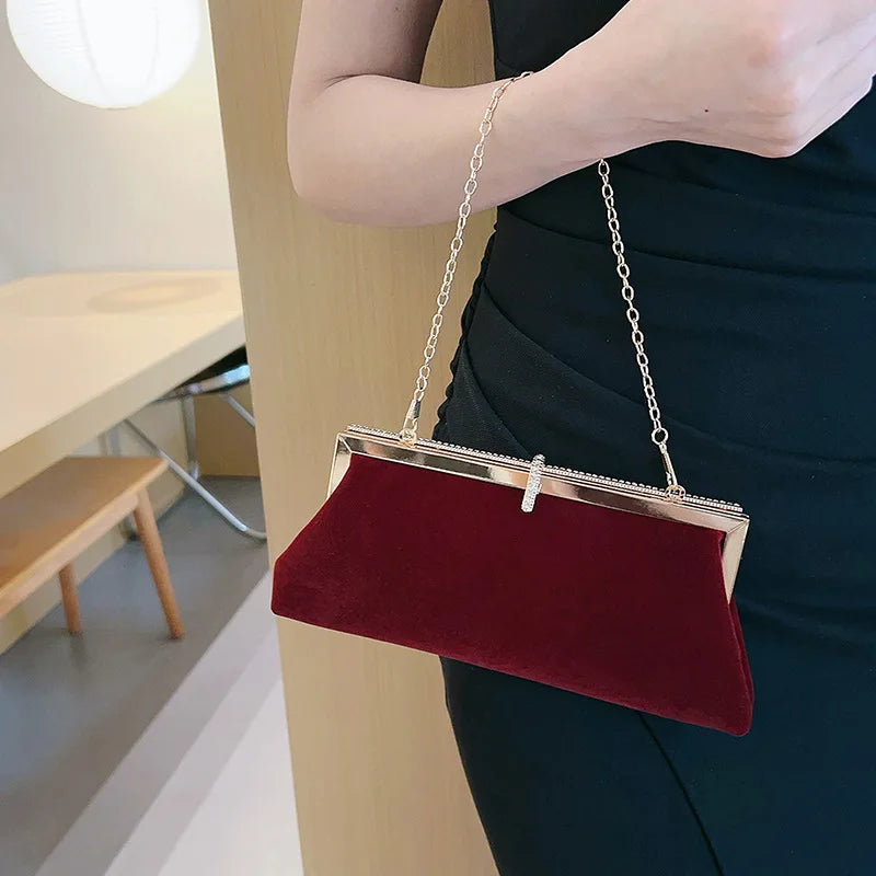 Amblot Vintage-inspired corduroy clutch bag