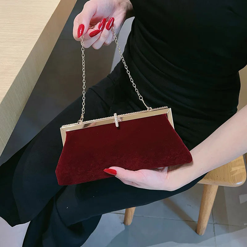 Amblot Vintage-inspired corduroy clutch bag