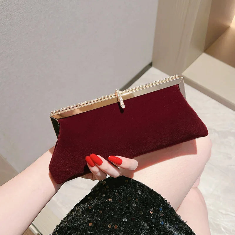 Amblot Vintage-inspired corduroy clutch bag